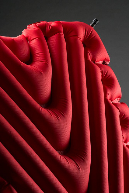 Надувной коврик Insulated Static V Luxe, красный с логотипом в Москве заказать по выгодной цене в кибермаркете AvroraStore