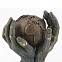 Скульптура "Мир в твоих руках" с логотипом в Москве заказать по выгодной цене в кибермаркете AvroraStore