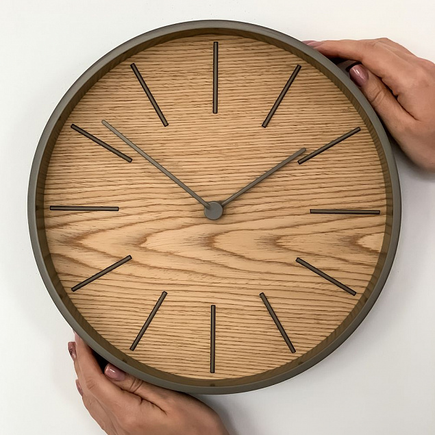 Часы настенные Paco, дуб с логотипом в Москве заказать по выгодной цене в кибермаркете AvroraStore