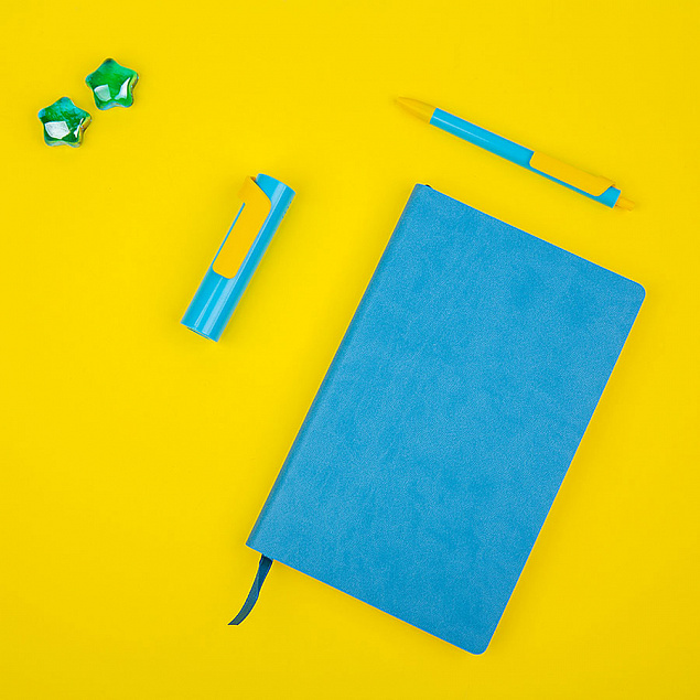Набор COLORSPRING: аккумулятор, ручка, бизнес-блокнот, коробка со стружкой, голубой/желтый с логотипом в Москве заказать по выгодной цене в кибермаркете AvroraStore