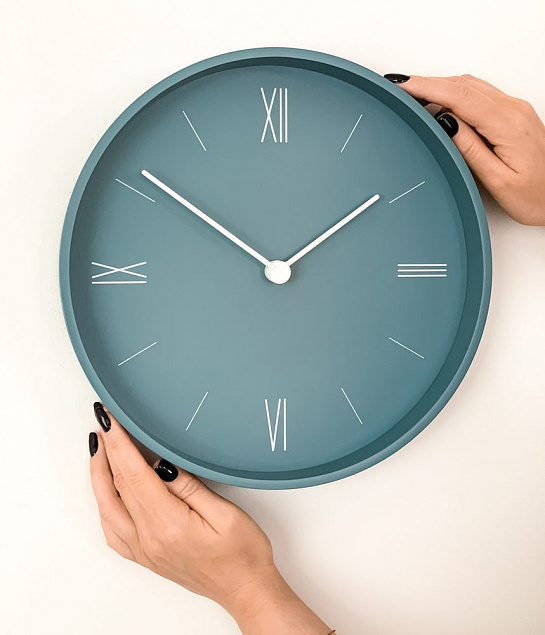 Часы настенные Goody, серо-голубые с логотипом в Москве заказать по выгодной цене в кибермаркете AvroraStore