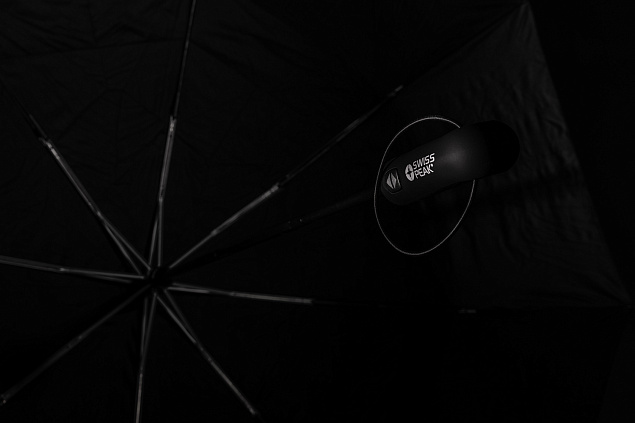 Компактный зонт-антишторм Tornado от Swiss Peak из rPET Aware™, 27" с логотипом в Москве заказать по выгодной цене в кибермаркете AvroraStore