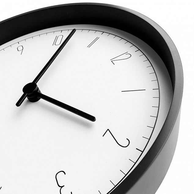 Часы настенные Onika, белые с черным с логотипом в Москве заказать по выгодной цене в кибермаркете AvroraStore