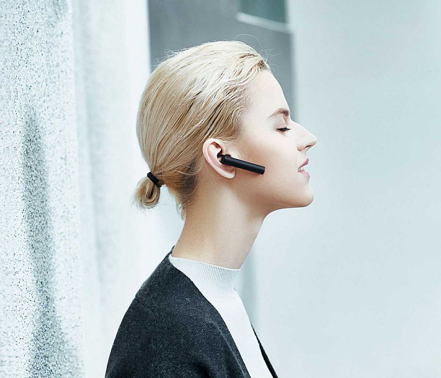Телефонная гарнитура MI Bluetooth Headset с логотипом в Москве заказать по выгодной цене в кибермаркете AvroraStore