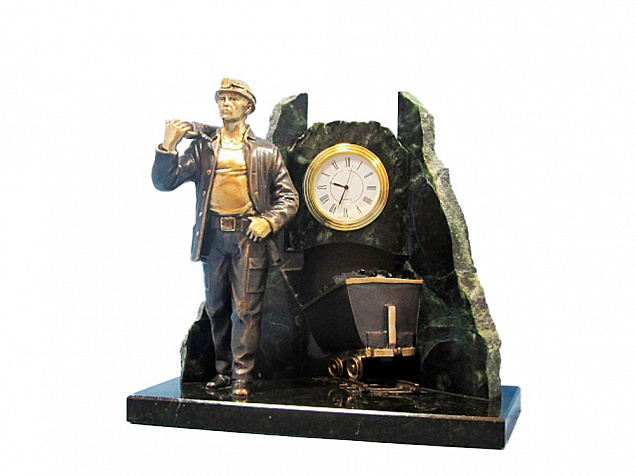 Настольные часы «Угольная сага» с логотипом в Москве заказать по выгодной цене в кибермаркете AvroraStore