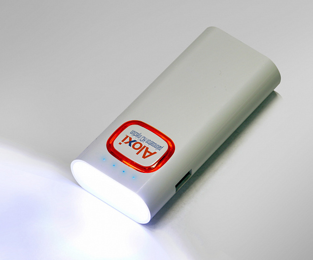 Зарядное устройство с LED-фонариком и подсветкой логотипа, 4400 mAh с логотипом в Москве заказать по выгодной цене в кибермаркете AvroraStore
