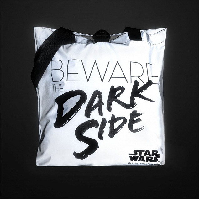 Шоппер Beware The Dark Side из светоотражающей ткани с логотипом в Москве заказать по выгодной цене в кибермаркете AvroraStore