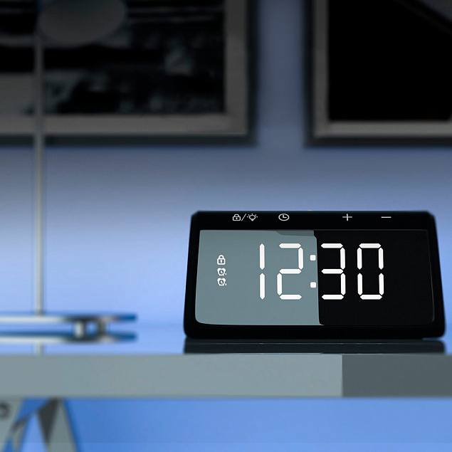 Часы настольные Bridge с функцией беспроводной зарядки с логотипом в Москве заказать по выгодной цене в кибермаркете AvroraStore